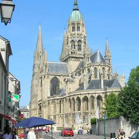Maison Renovee En Pierres Sejour Spacieux Avec Jardin Et Terrasse Amenagee Pres Omaha & Bayeux A 5mn De La Tous Commerces 別荘