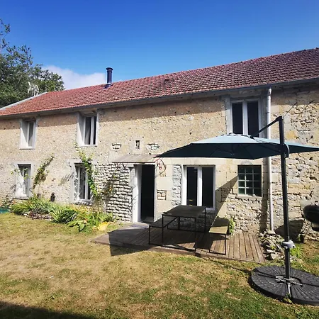 Semesterbostad Maison Renovee En Pierres Sejour Spacieux Avec Jardin Et Terrasse Amenagee Pres Omaha & Bayeux A 5mn De La Tous Commerces *