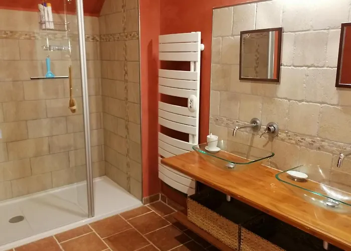 Hébergement de vacances Maison Renovee En Pierres Spacieux Avec Jardin Et Terrasse Aménagée Près Omaha Beach&bayeux à 5mn De La Tous Commerces *