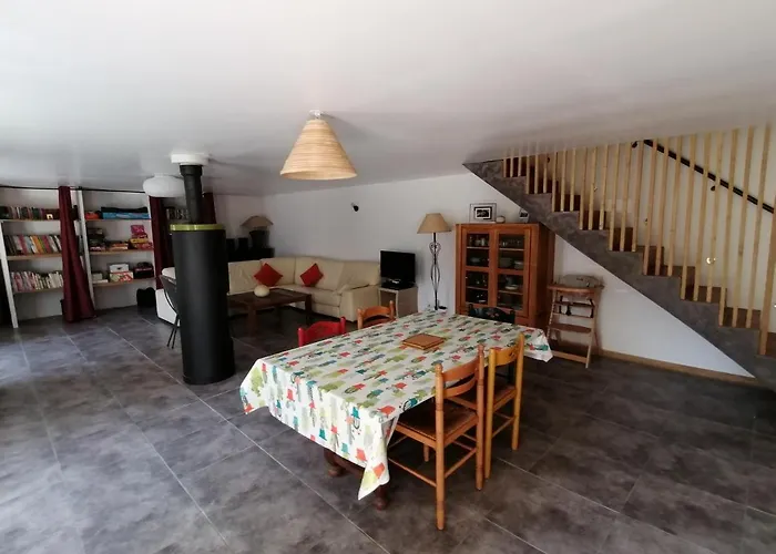 Maison Renovee En Pierres Spacieux Avec Jardin Et Terrasse Aménagée Près Omaha Beach&bayeux à 5mn De La Tous Commerces