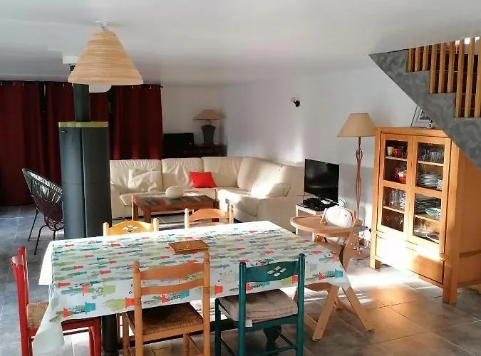 Maison Renovee En Pierres Spacieux Avec Jardin Et Terrasse Aménagée Près Omaha Beach&bayeux à 5mn De La Tous Commerces Hébergement de vacances