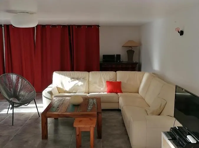 Maison Renovee En Pierres Spacieux Avec Jardin Et Terrasse Aménagée Près Omaha Beach&bayeux à 5mn De La Tous Commerces Hébergement de vacances Commes