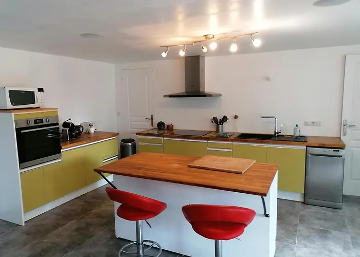 Maison Renovee En Pierres Spacieux Avec Jardin Et Terrasse Aménagée Près Omaha Beach&bayeux à 5mn De La Tous Commerces