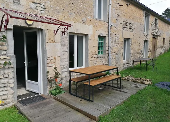 Maison Renovee En Pierres Spacieux Avec Jardin Et Terrasse Aménagée Près Omaha Beach&bayeux à 5mn De La Tous Commerces Hébergement de vacances Commes