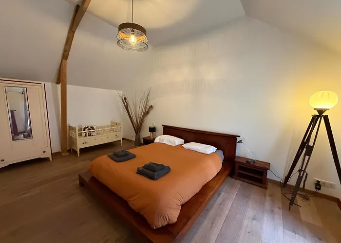 Maison Renovee En Pierres Spacieux Avec Jardin Et Terrasse Aménagée Près Omaha Beach&bayeux à 5mn De La Tous Commerces Hébergement de vacances