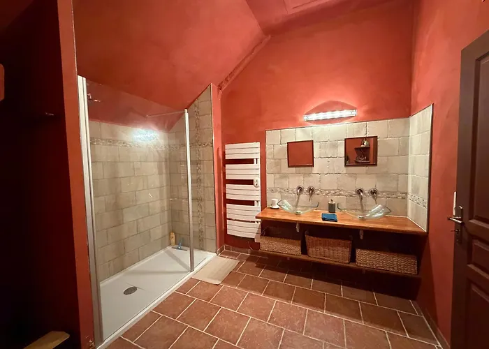 Maison Renovee En Pierres Spacieux Avec Jardin Et Terrasse Aménagée Près Omaha Beach&bayeux à 5mn De La Tous Commerces Hébergement de vacances